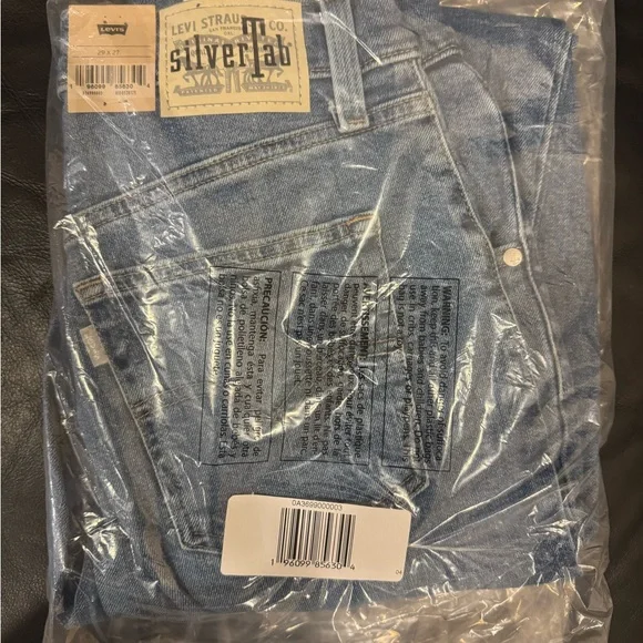 Bundle 11 pairs of NWT size 29 women’s Levi’s jeans